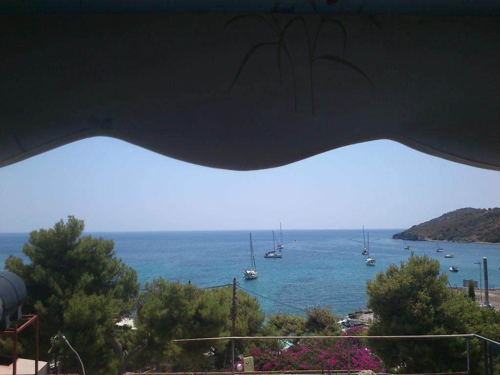 Hotel Liberty 1 Agia Marina  Exteriör bild