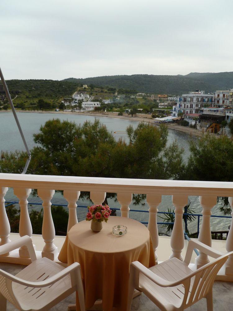 Hotel Liberty 1 Agia Marina  Exteriör bild