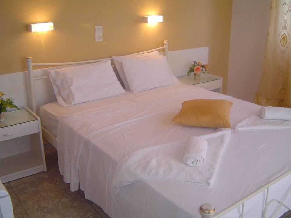Hotel Liberty 1 Agia Marina  Exteriör bild